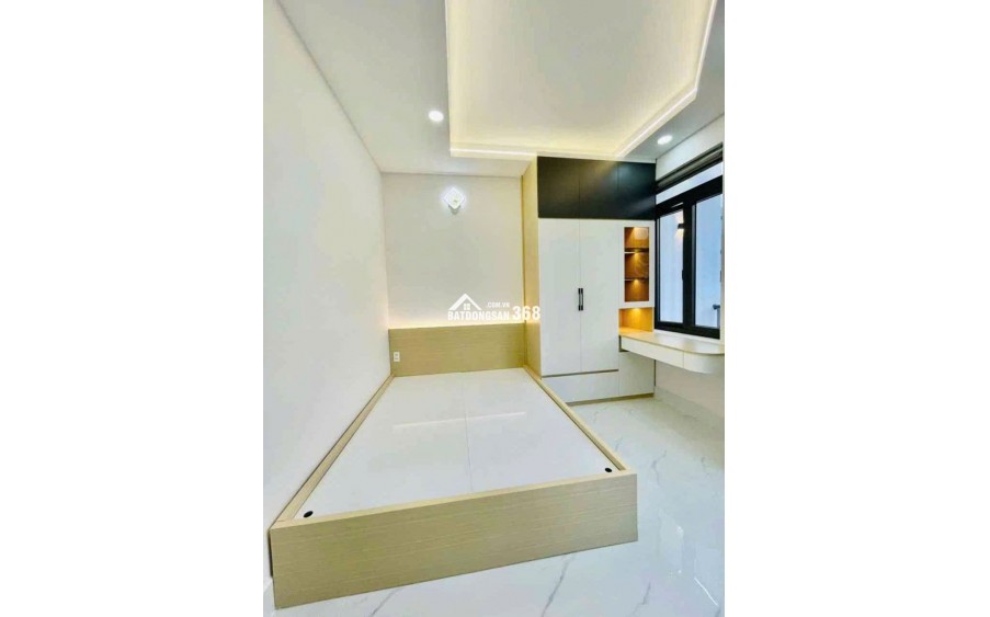 Nhà bán lô góc LVQ 2 mặt tiền thông thoáng, hẻm xe hơi né nhau thoải mái, 8,8 tỷ TL